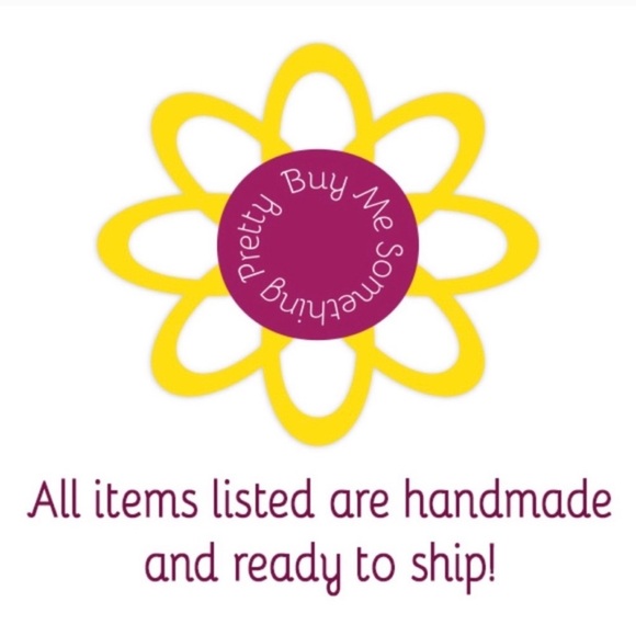 Cute Green Butterfly Necklace - Picture 2 of 3